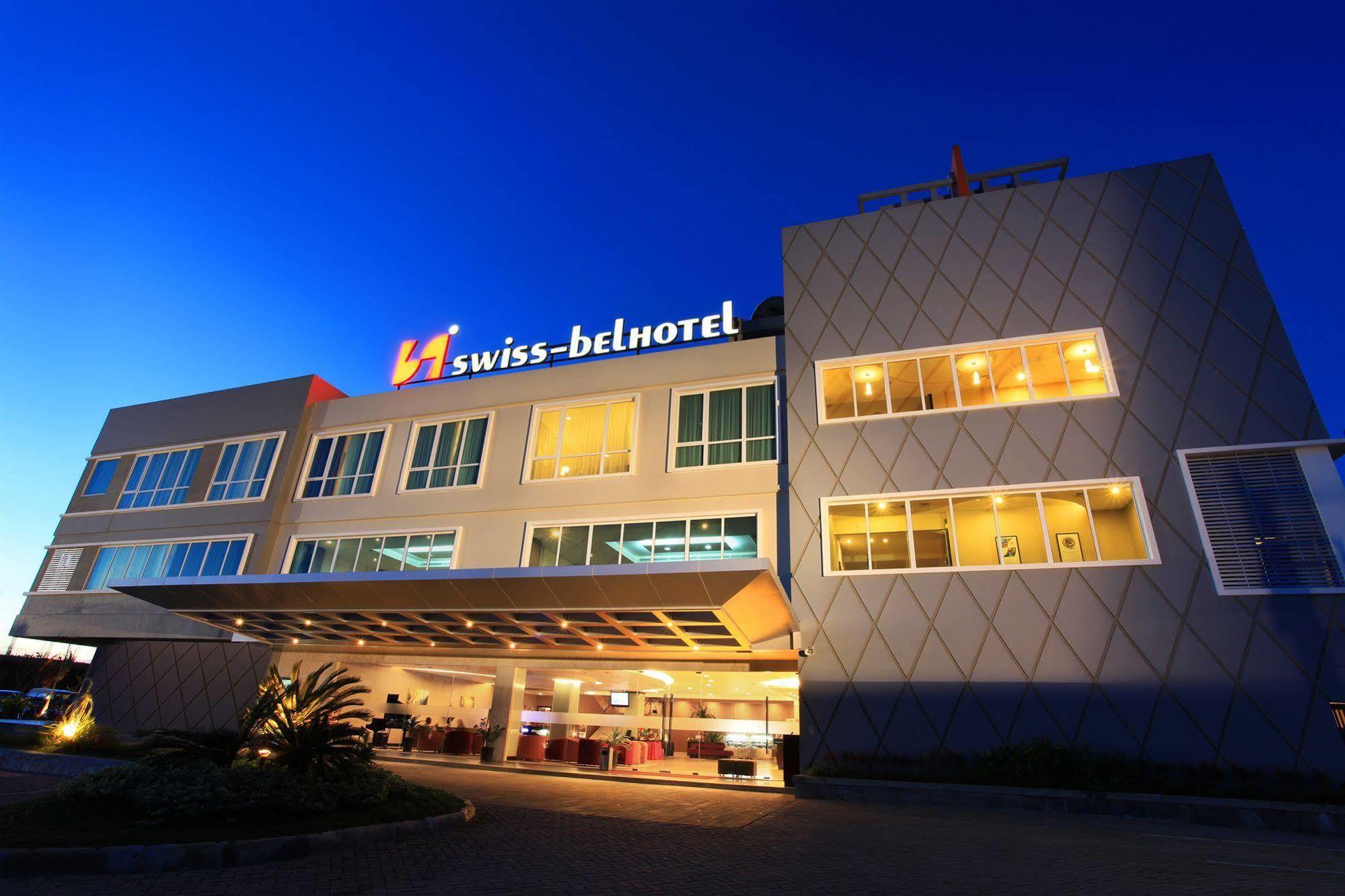 Swiss-Belhotel Kendari Exterior foto